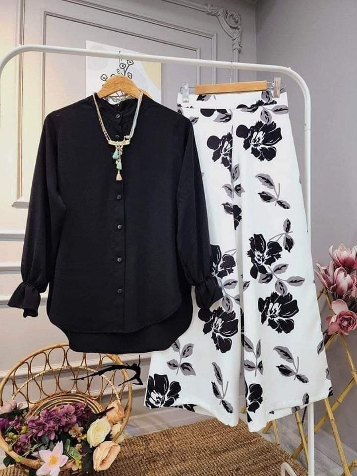 Ensemble Ensemble chic pour femmes chemise unie pantalon large fleuri noir – Image 1
