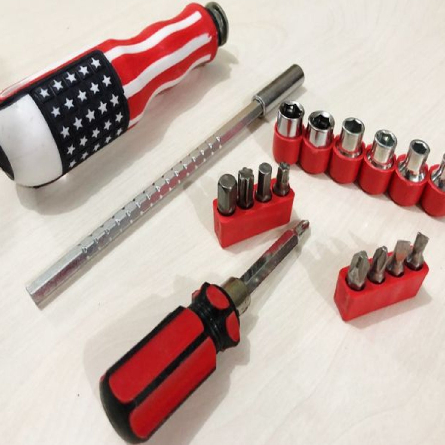 lot-tournevis-multifonction-cxh-669-promodeal-tunisie Lot de Tournevis 18 pièces multifonctions -CXH-669 – Image 1