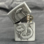 Coffret Briquet De Luxe Métallique motif COBRA – Image 2