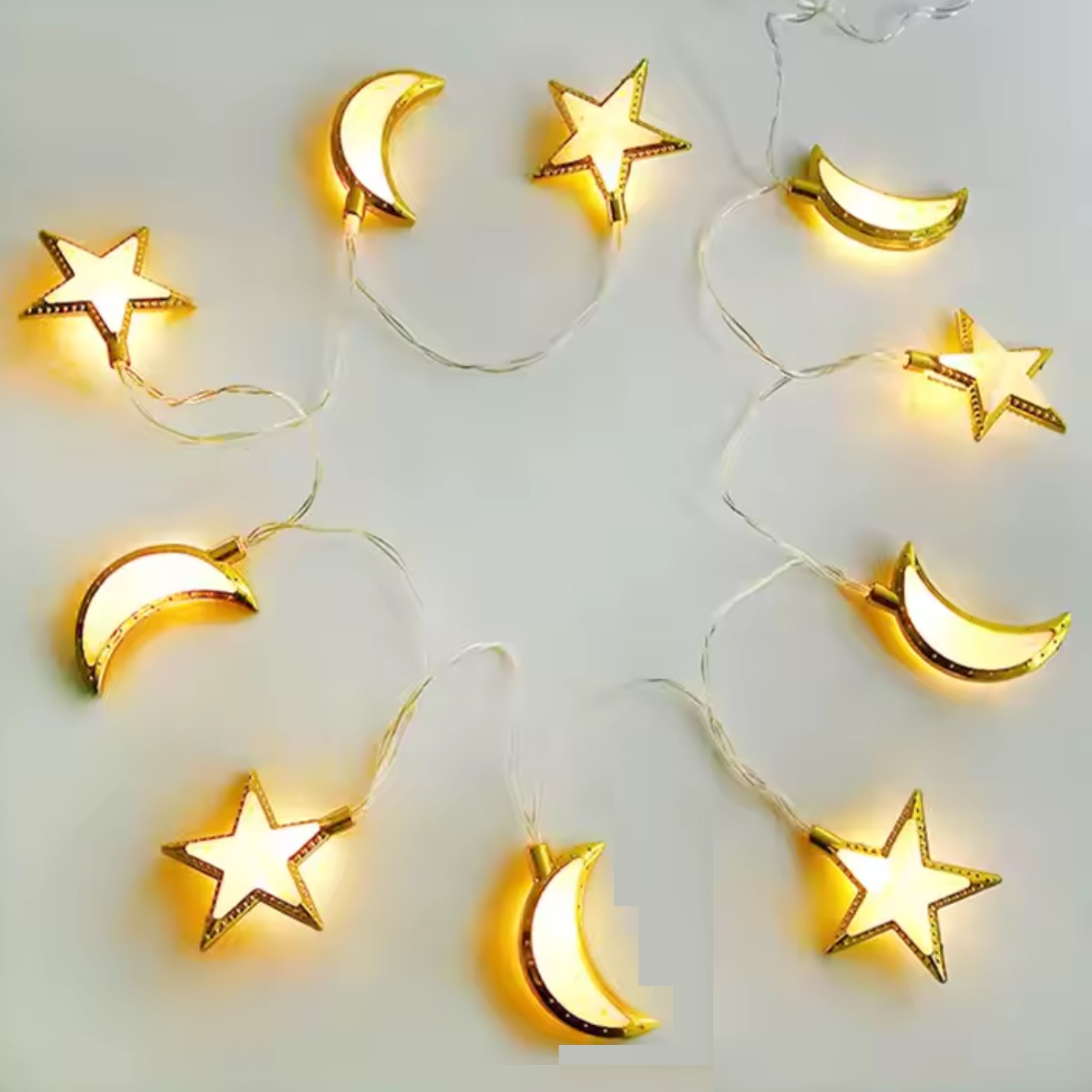 Guirlande-lumineuse-doré-étoile-lune-décoration-ramadan-maison-promo-deal-tunisie-5 Guirlande lumineuse LED doré motif étoile et lune – Image 1