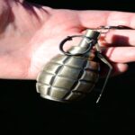 Briquet à gaz flamme rouge motif Grenade – Image 4